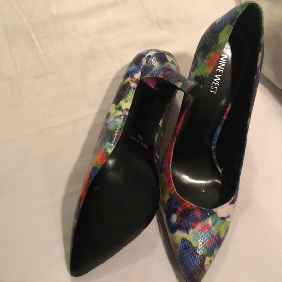 Pumps - Picture 2 of 2